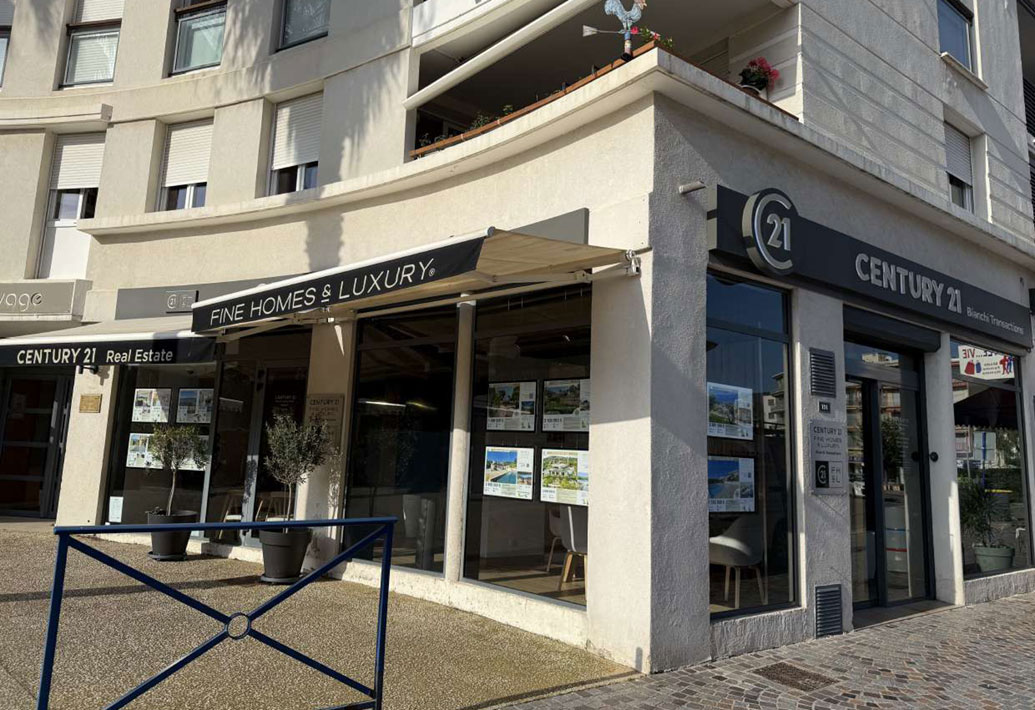 Agence immobili&egrave;re CENTURY 21 Agence de la Baie &agrave; CAVALAIRE SUR MER 83240