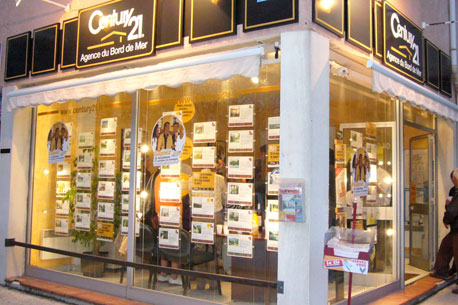 Agence immobili&egrave;re CENTURY 21 Agence du Bord de Mer &agrave; SIX FOURS LES PLAGES 83140